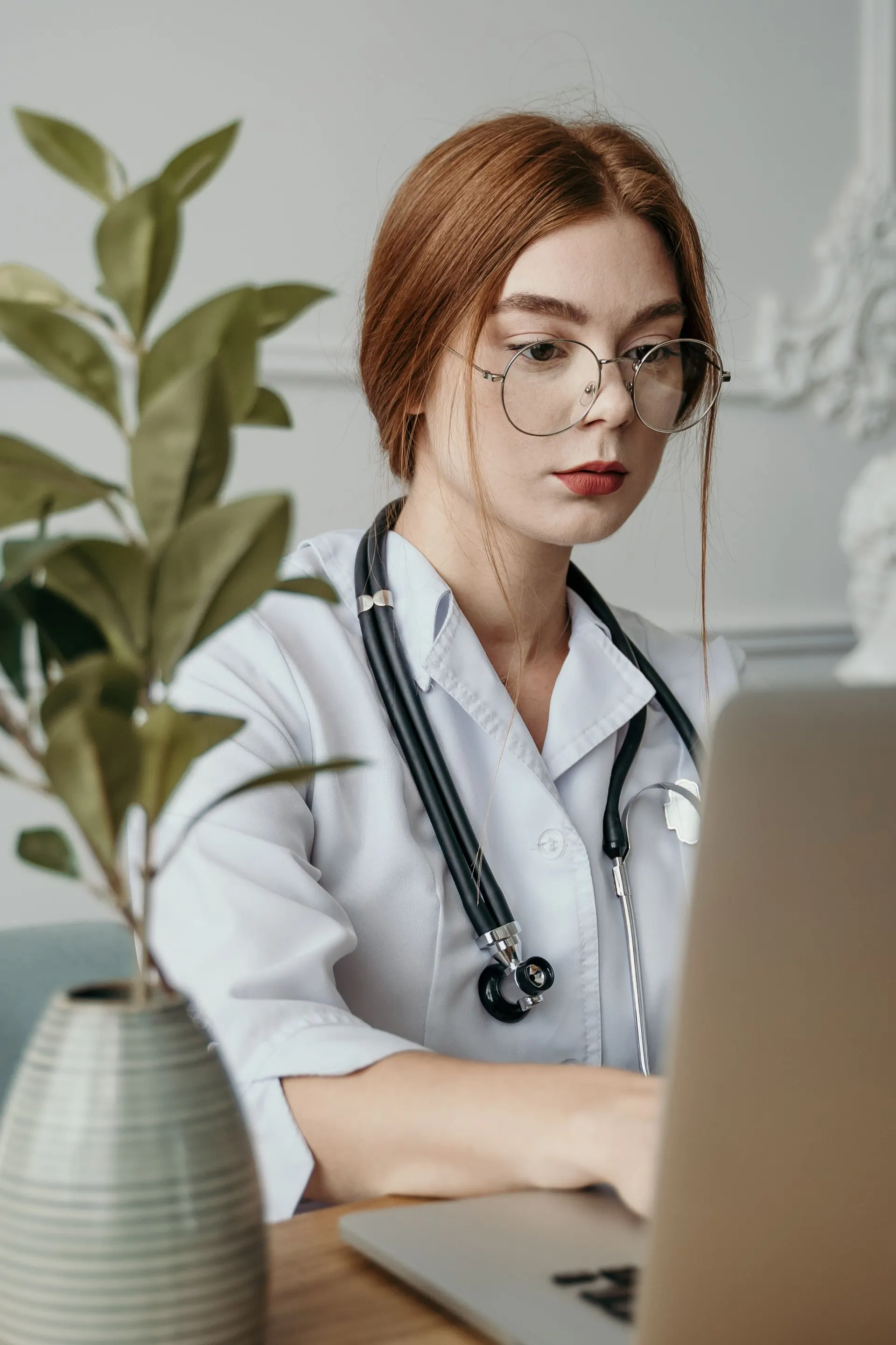 Dr. Halász Réka portréja